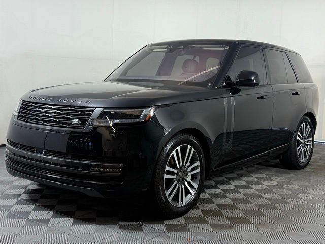 2023 Land Rover Range Rover SE photo 2