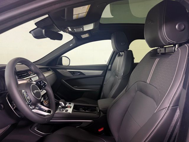 2026 Jaguar F-PACE P250 R-Dynamic S photo 2