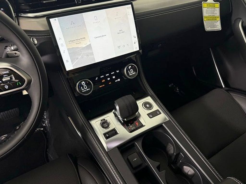 2026 Jaguar F-Pace R-Dynamic S - Photo 34