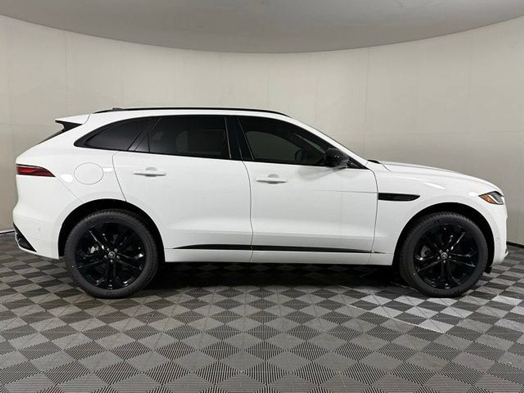 2026 Jaguar F-Pace R-Dynamic S - Photo 7