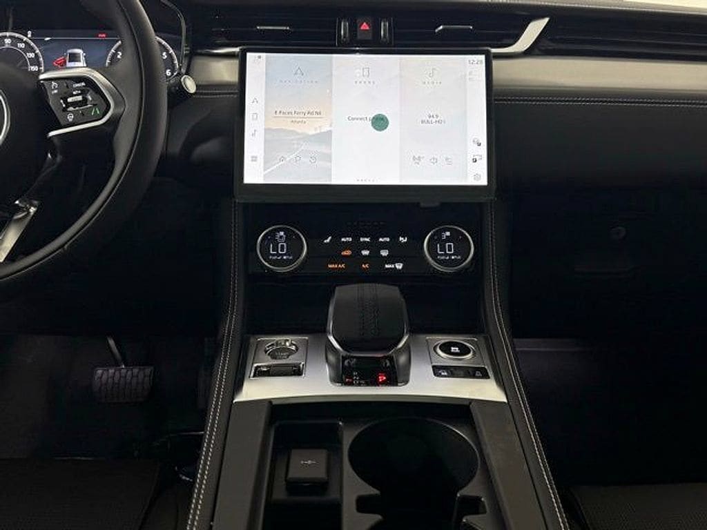 2026 Jaguar F-Pace R-Dynamic S - Photo 21