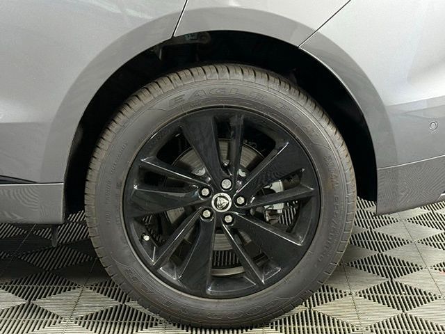 2026 Jaguar F-Pace R-Dynamic S - Photo 13