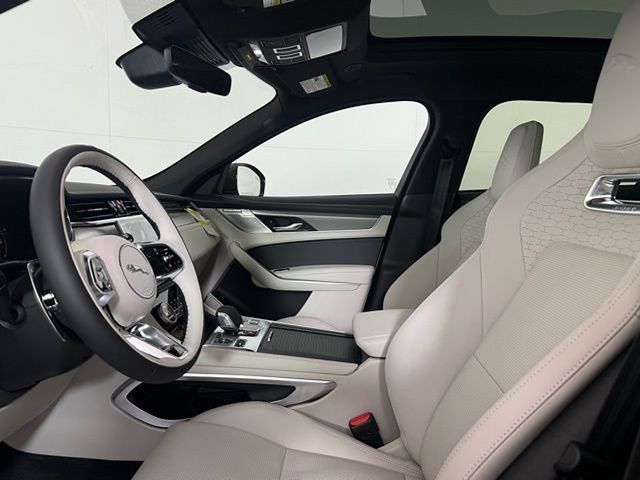 2026 Jaguar F-Pace R-Dynamic S - Photo 5
