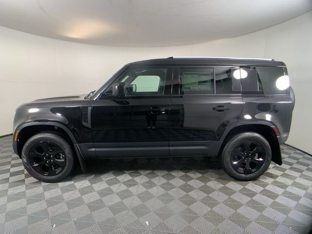 2025 Land Rover Defender 110 S photo 3