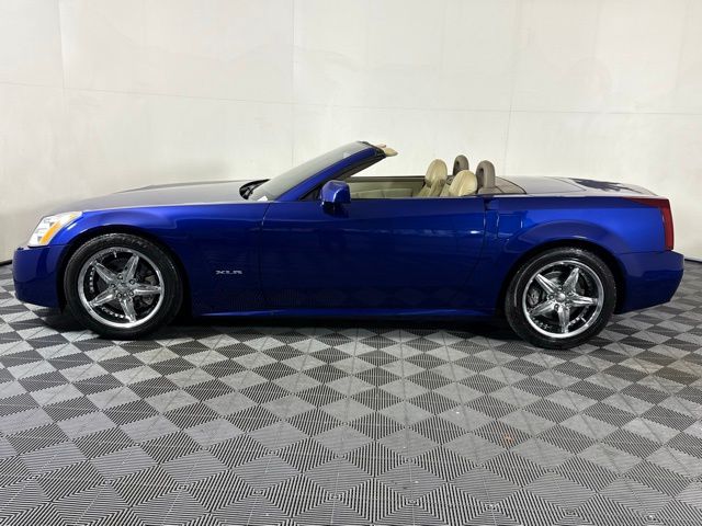 2005 Cadillac XLR Base photo 3