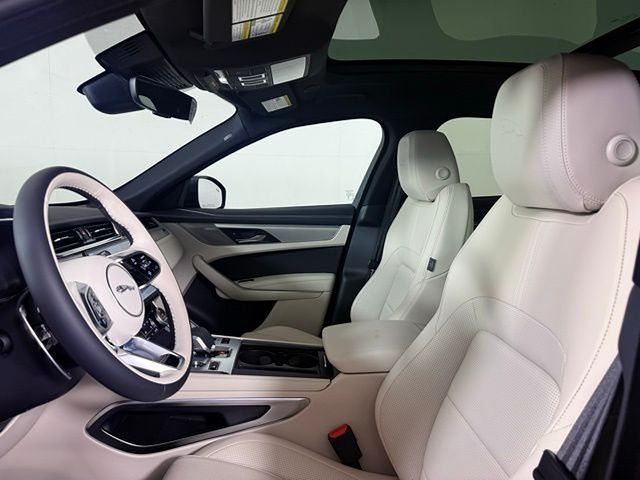 2026 Jaguar F-Pace R-Dynamic S - Photo 5
