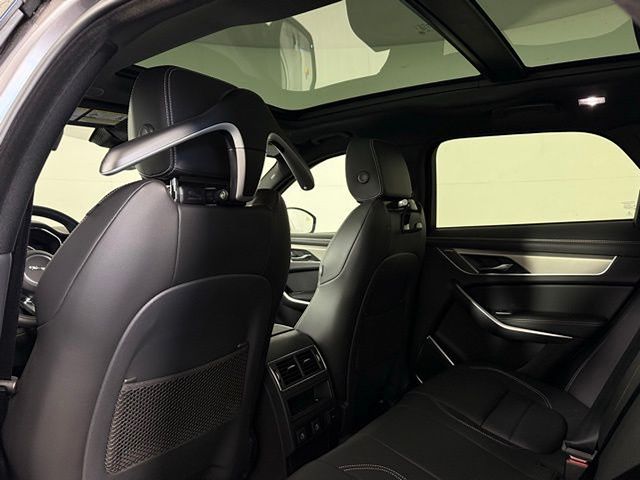 2026 Jaguar F-Pace R-Dynamic S - Photo 20
