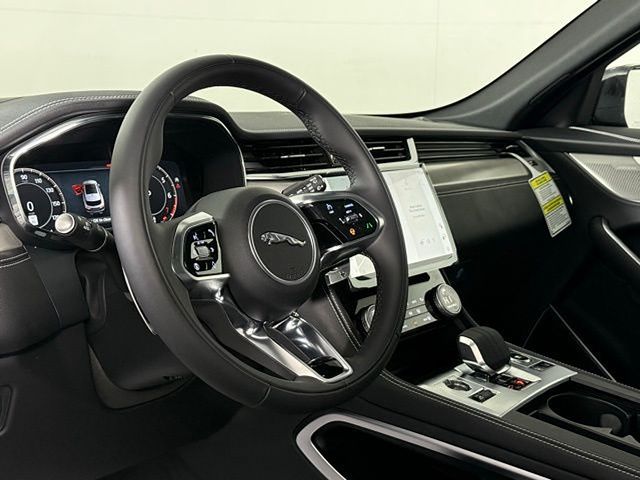 2026 Jaguar F-Pace R-Dynamic S - Photo 43