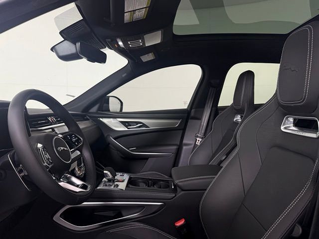 2026 Jaguar F-Pace R-Dynamic S - Photo 6