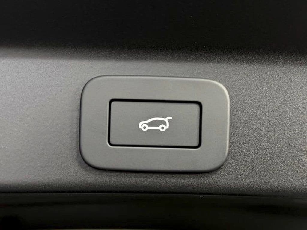 2026 Jaguar F-Pace R-Dynamic S - Photo 15