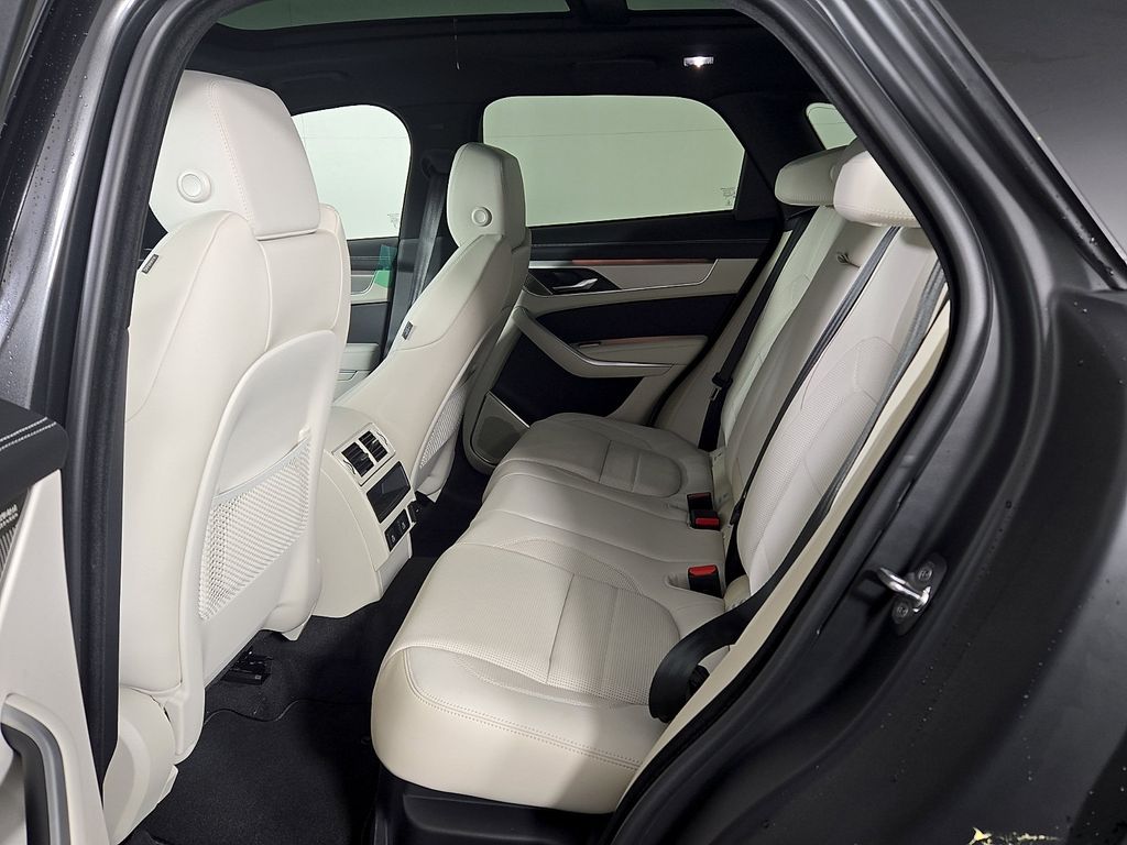 2026 Jaguar F-Pace R-Dynamic S - Photo 6