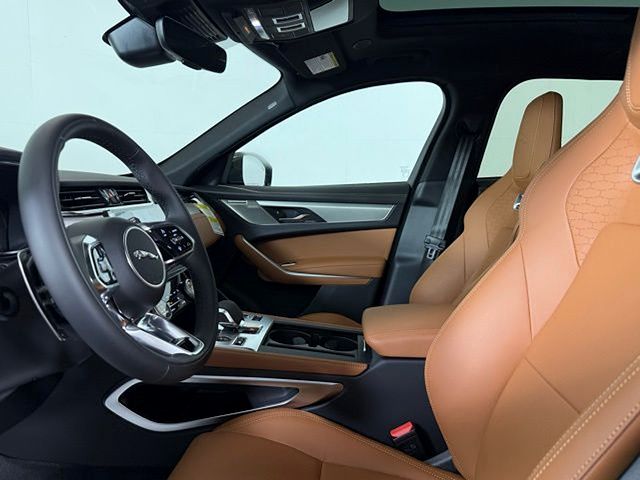 2026 Jaguar F-Pace R-Dynamic S - Photo 6