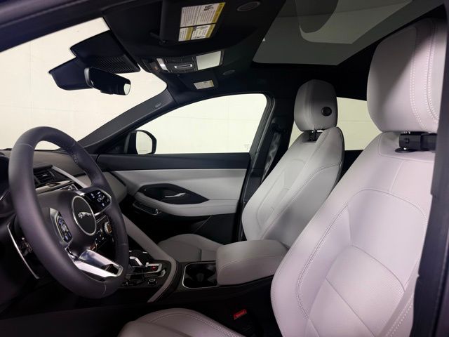 2024 Jaguar E-PACE R-Dynamic photo 3