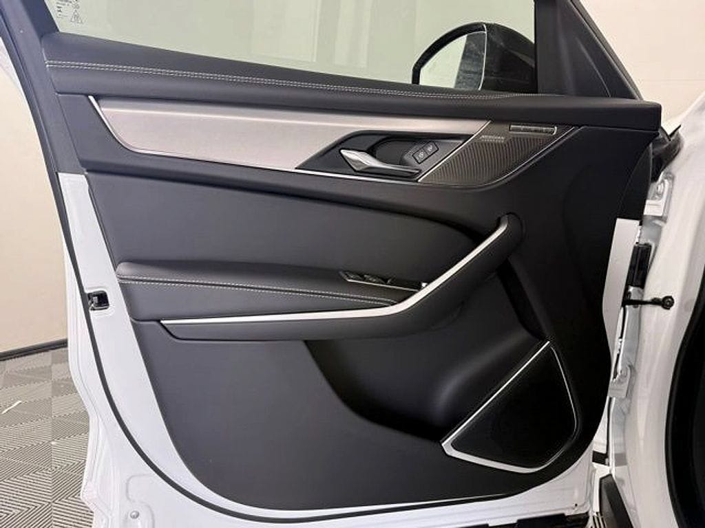 2026 Jaguar F-Pace R-Dynamic S - Photo 24
