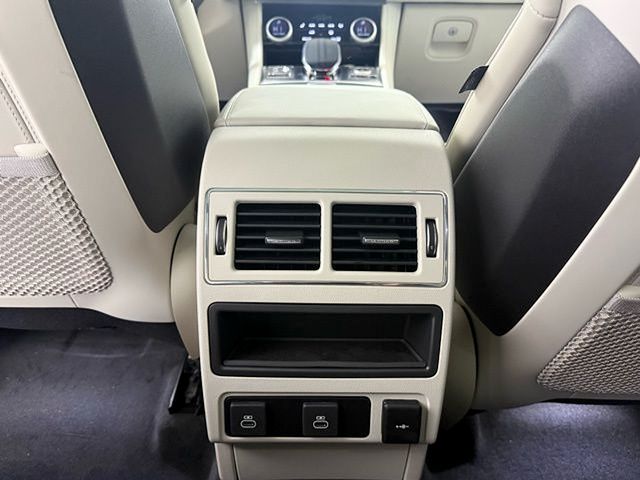 2026 Jaguar F-Pace R-Dynamic S - Photo 22