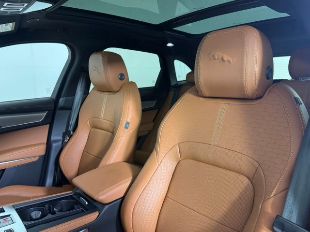2026 Jaguar F-Pace R-Dynamic S - Photo 6