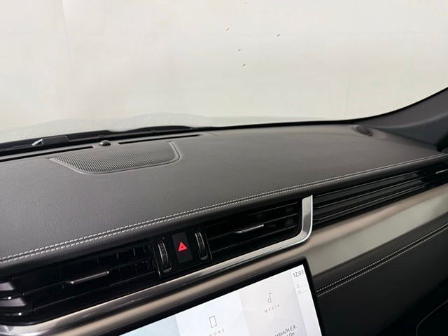 2026 Jaguar F-Pace R-Dynamic S - Photo 32