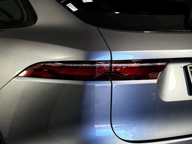 2026 Jaguar F-Pace R-Dynamic S - Photo 15