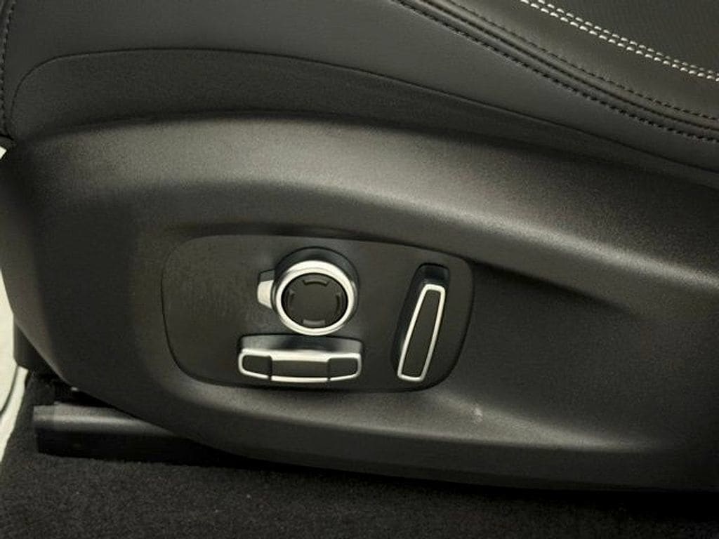 2026 Jaguar F-Pace R-Dynamic S - Photo 29