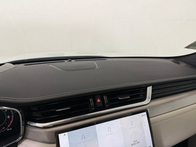 2026 Jaguar F-Pace R-Dynamic S - Photo 29