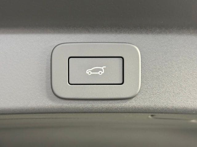 2026 Jaguar F-Pace R-Dynamic S - Photo 16