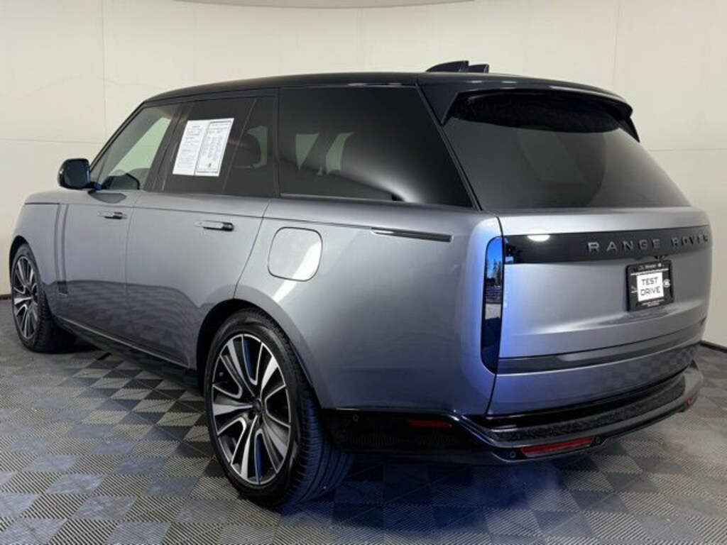 Used 2025 Land Rover Range Rover Plug-In Hybrid SE SUV