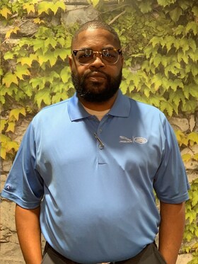 Staff member Sean	West from ID_ece93f449360