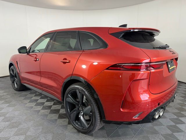 2025 Jaguar F-PACE SVR photo 4