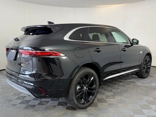 2026 Jaguar F-Pace R-Dynamic S - Photo 7