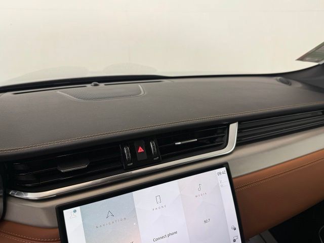 2026 Jaguar F-Pace R-Dynamic S - Photo 31