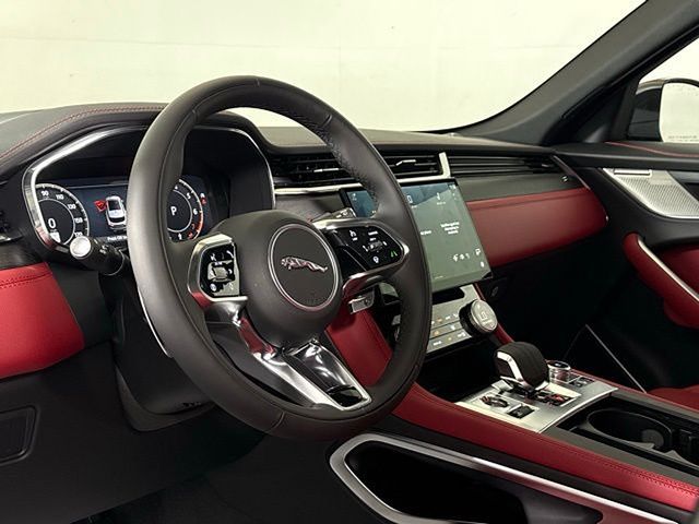 2026 Jaguar F-Pace R-Dynamic S - Photo 43