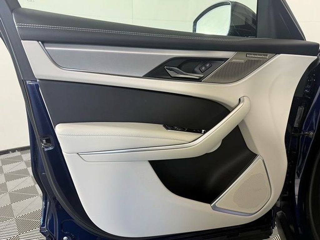 2026 Jaguar F-Pace R-Dynamic S - Photo 27