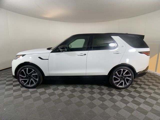2025 Land Rover Discovery SE photo 2