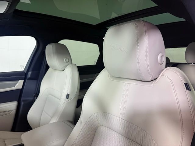2026 Jaguar F-Pace R-Dynamic S - Photo 6