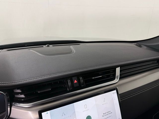 2026 Jaguar F-Pace R-Dynamic S - Photo 32