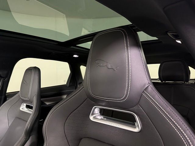 2026 Jaguar F-Pace R-Dynamic S - Photo 31