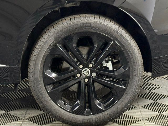 2026 Jaguar F-Pace R-Dynamic S - Photo 13