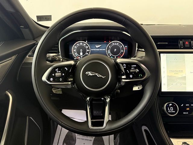 2026 Jaguar F-Pace R-Dynamic S - Photo 25