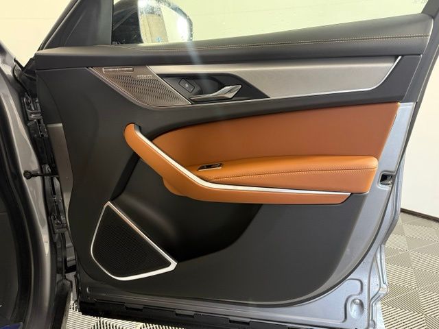 2026 Jaguar F-Pace R-Dynamic S - Photo 17