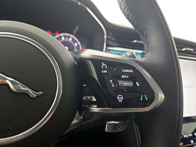 2026 Jaguar F-Pace R-Dynamic S - Photo 17