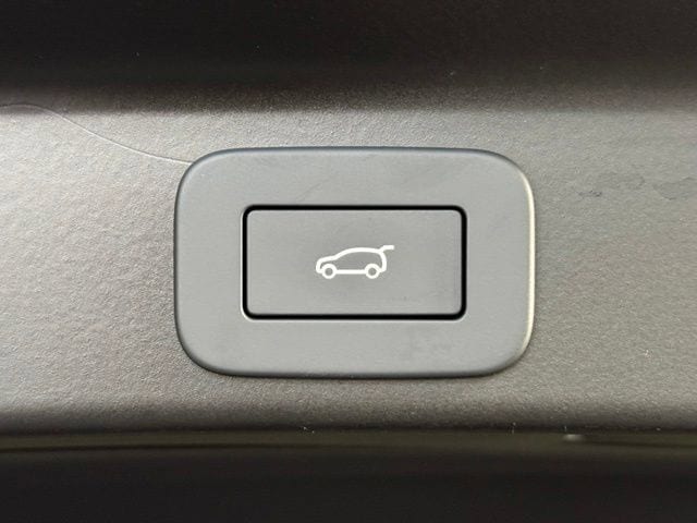 2026 Jaguar F-Pace R-Dynamic S - Photo 16