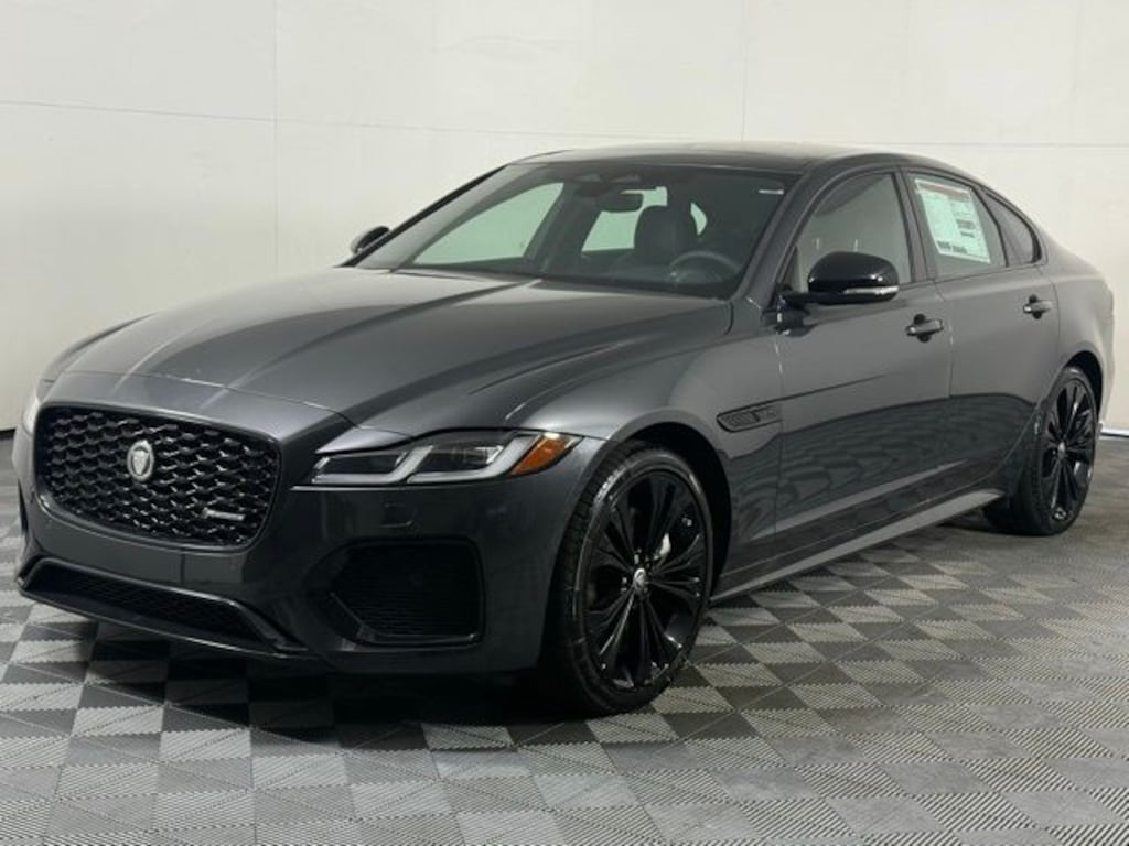 New 0 Jaguar XF R-Dynamic SE 300PS Auto