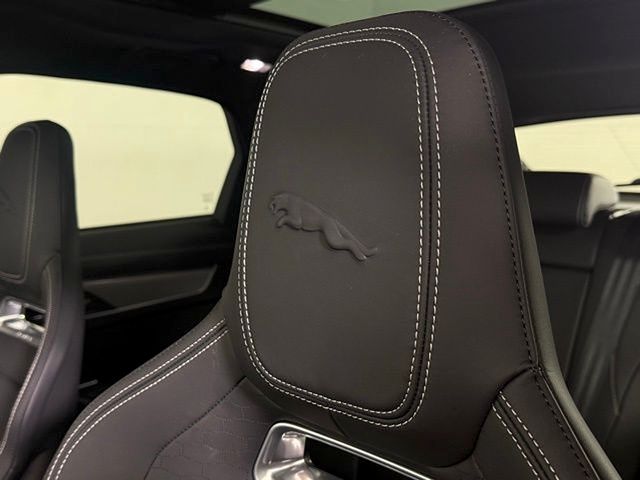 2026 Jaguar F-Pace R-Dynamic S - Photo 32