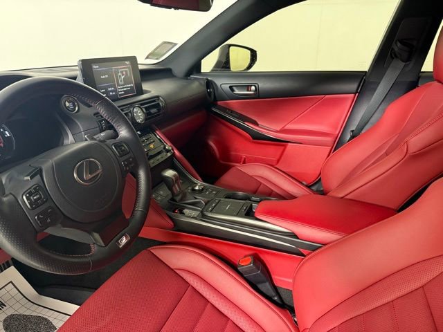 2023 Lexus IS 350 F SPORT photo 4