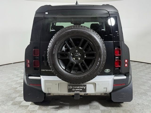 2023 Land Rover Defender 90 SE photo 4