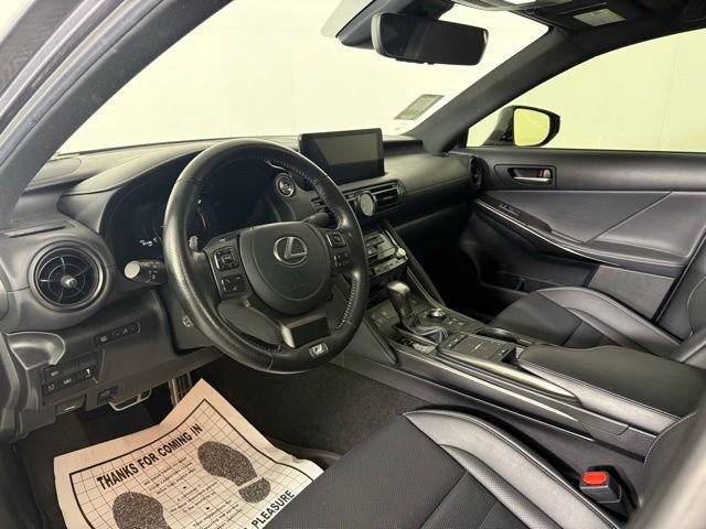 2023 Lexus IS 350 F SPORT photo 4