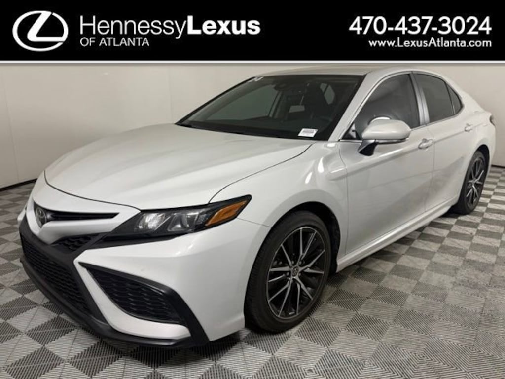 Used 2024 Toyota Camry SE Sedan
