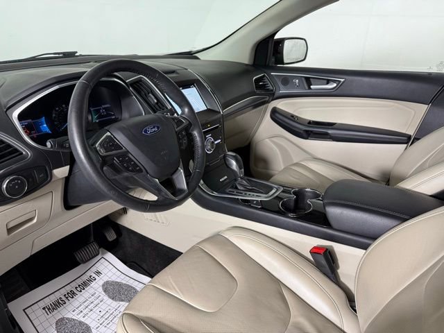 2017 Ford Edge Titanium photo 4