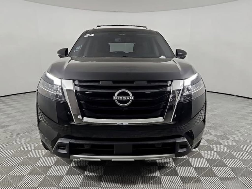 Used 2024 Nissan Pathfinder Platinum SUV