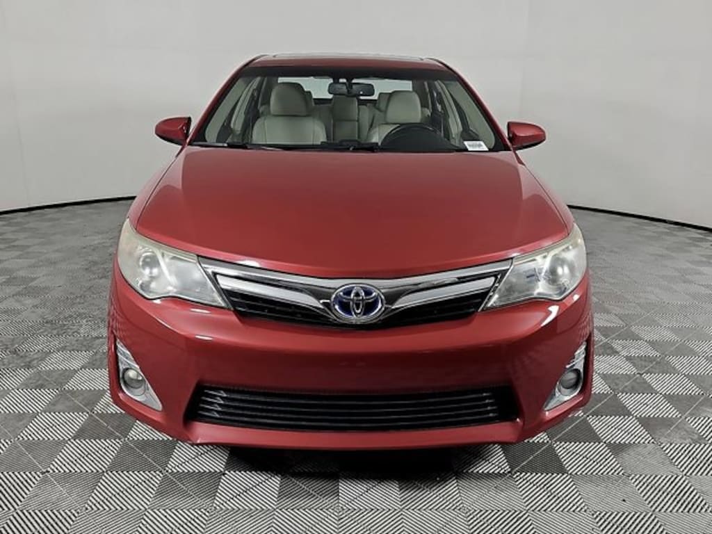 Used 2014 Toyota Camry Hybrid XLE Sedan
